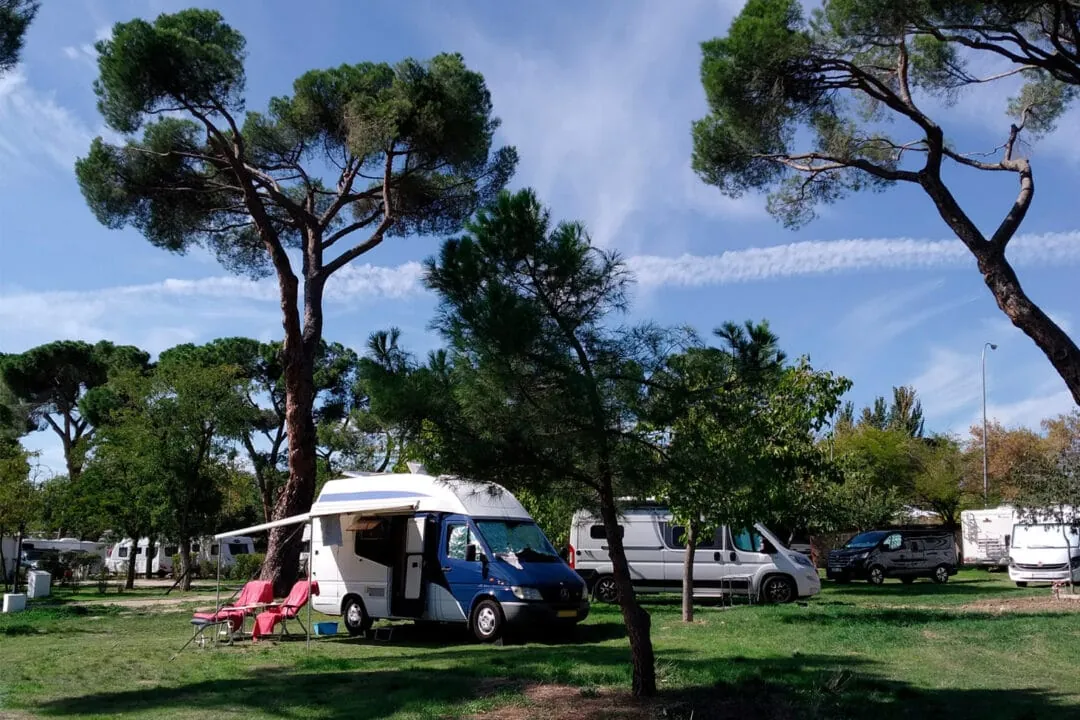Camping Osuna en Madrid · dónde pernoctar en camper