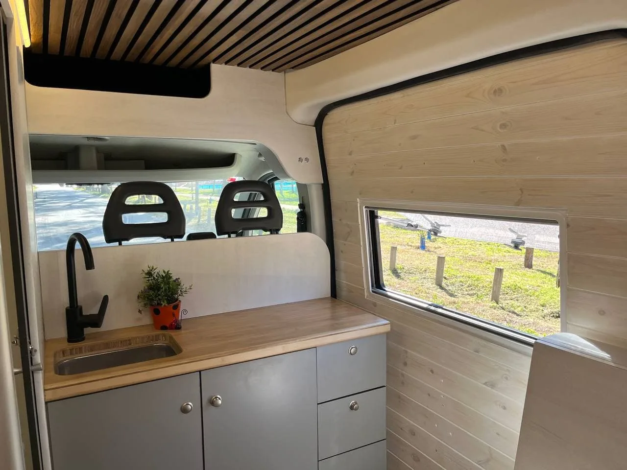Ducato L2 H2 · Camper de Alquicamper en flota 2022-2025 · foto 1