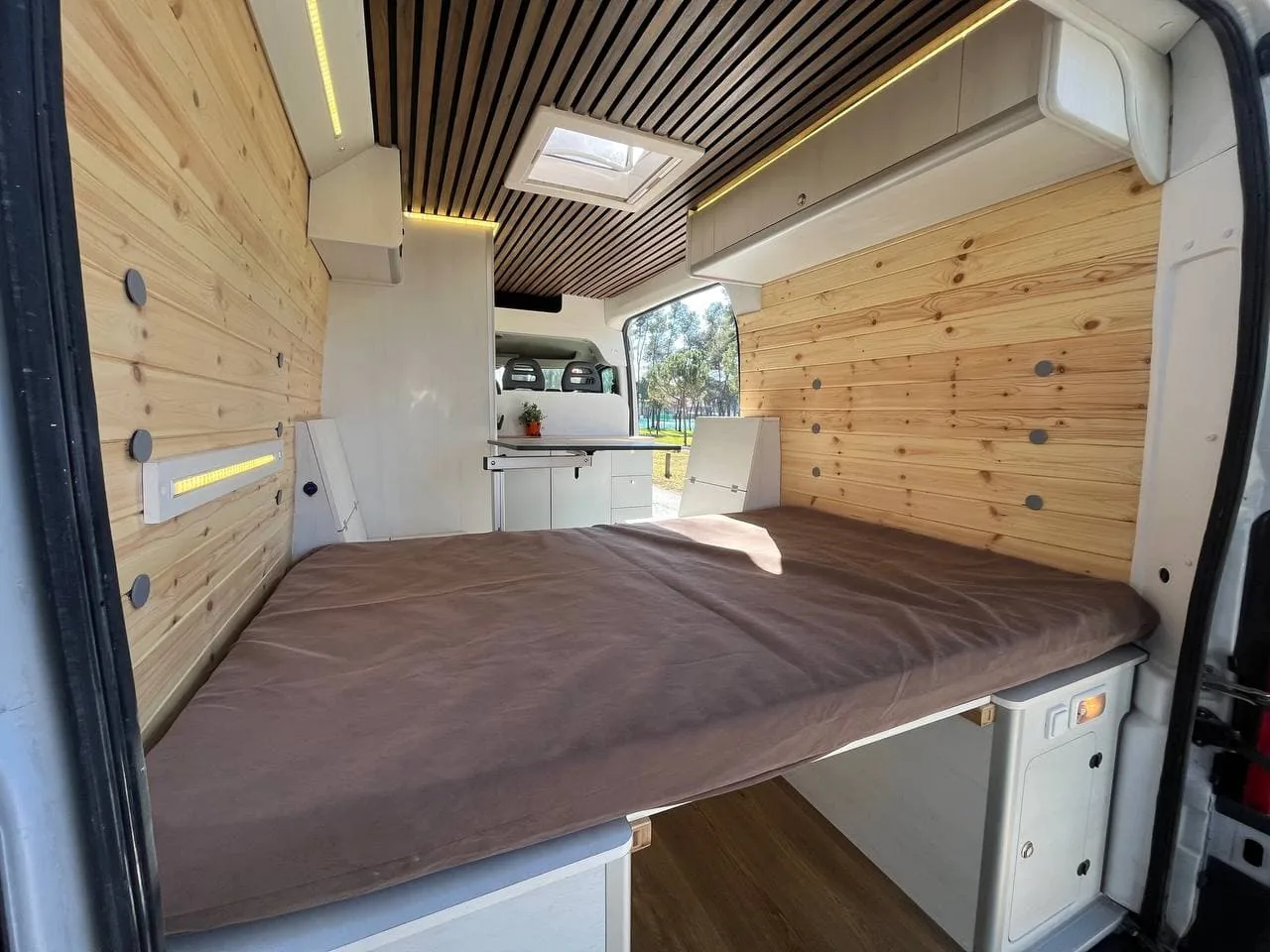 Ducato L2 H2 · Camper de Alquicamper en flota 2022-2025 · foto 4