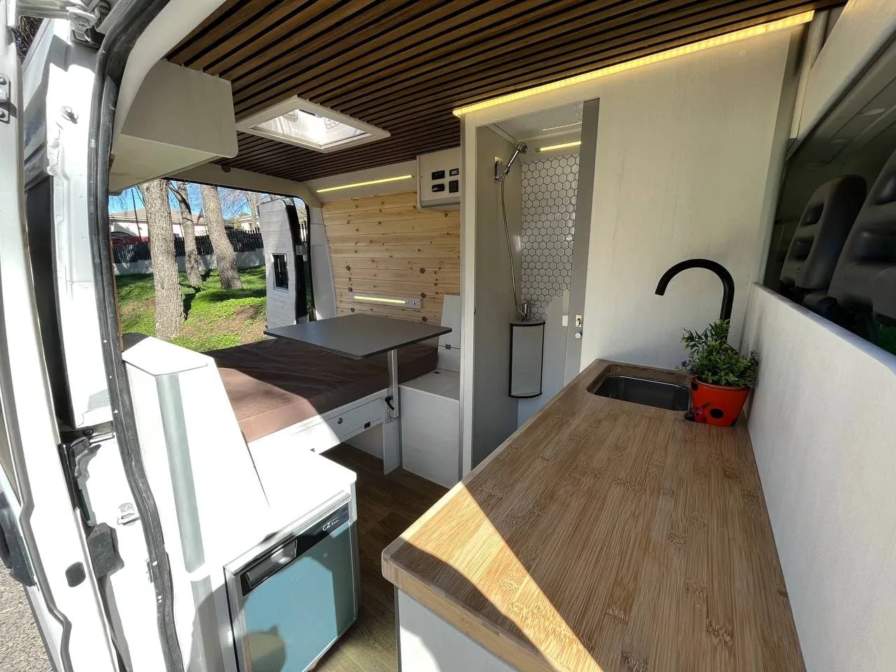 Ducato L2 H2 · Camper de Alquicamper en flota 2022-2025 · foto 6