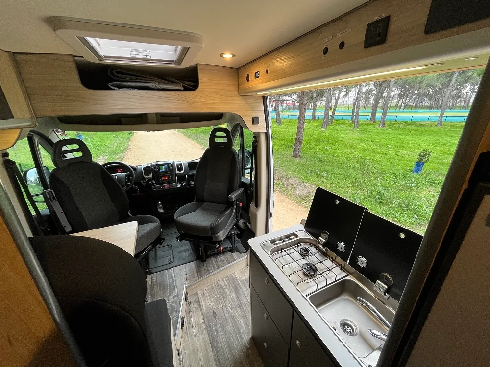 Ducato L3 H2 · Camper de Alquicamper en flota 2021-2025 · foto 7