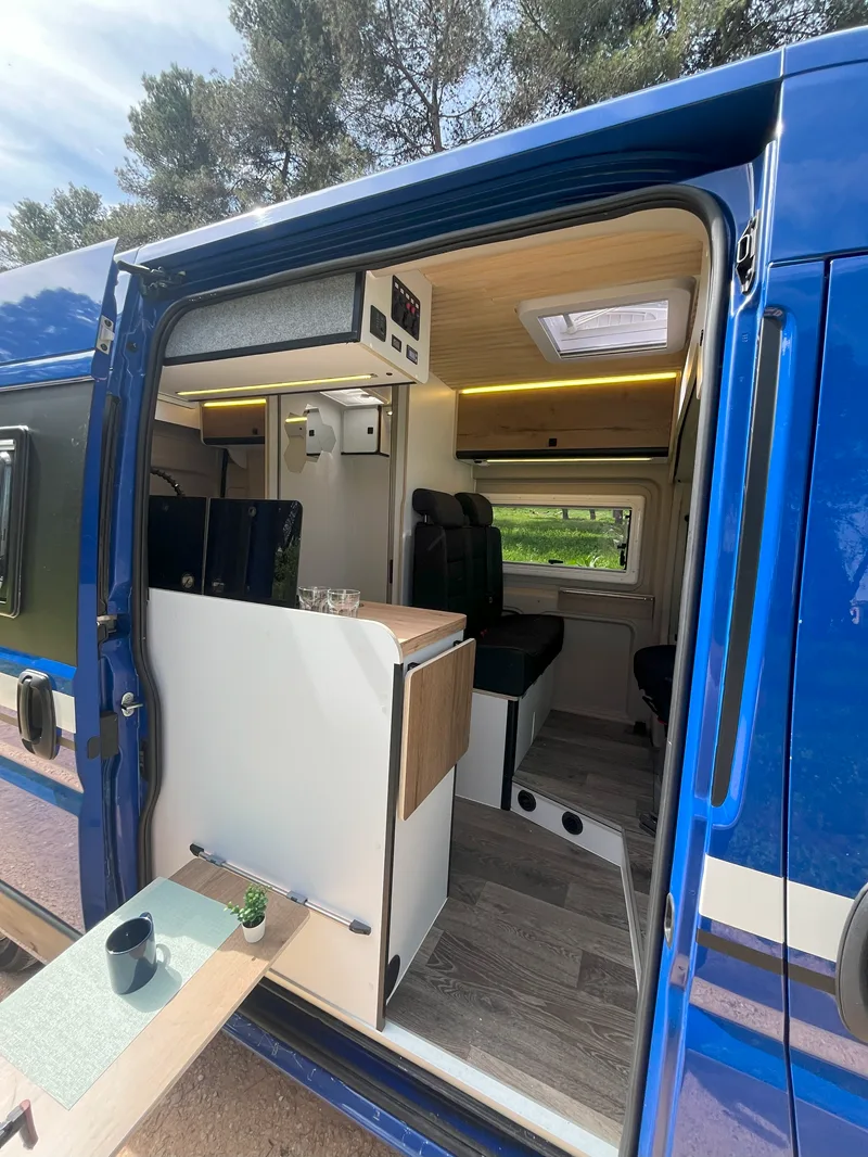 Arousa · Peugeot Boxer L2H2 · foto 2