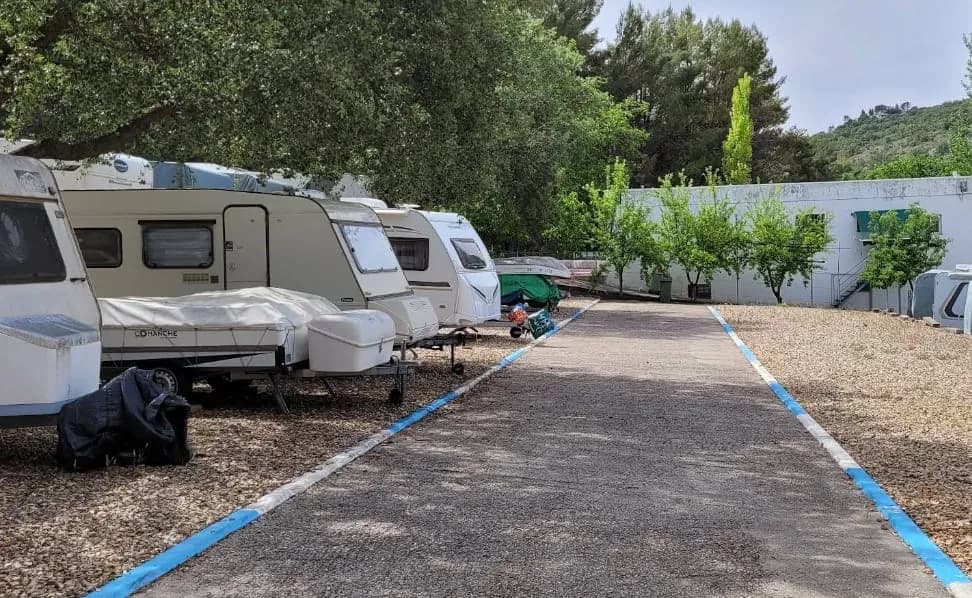 Área de autocaravanas de Pezuela de las Torres · pernoctar en camper en un entorno rural de Madrid