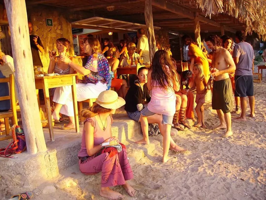 Furgoneta camper en Ibiza · ruta en camper por las islas