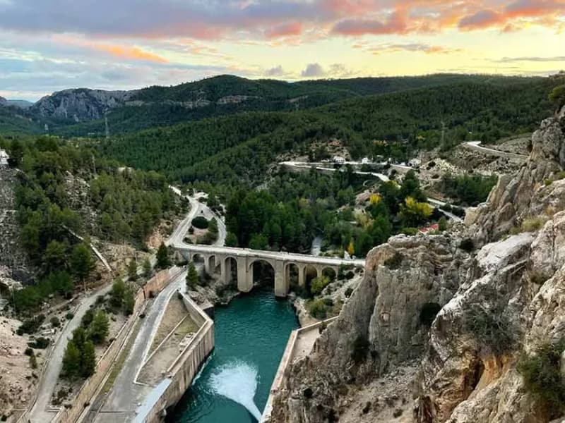 Camper por la Tierra Bobal en Valencia · ruta del vino en furgoneta camper